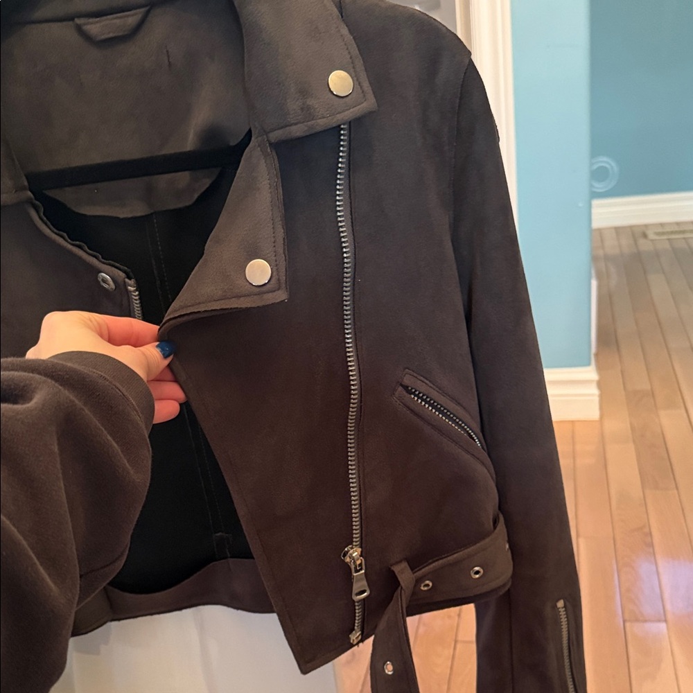 Elegant Dark grey Women's Suede Jacket - Picture 3 of 4